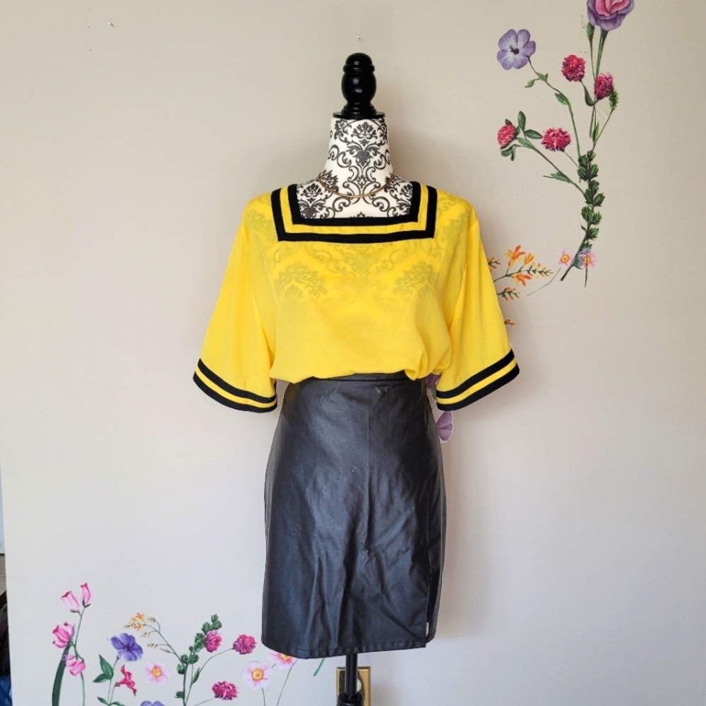 Yellow square neck chagall shirt